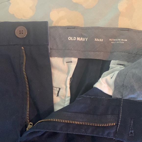 Old Navy Khakis Slim Fit - Picture 2 of 3